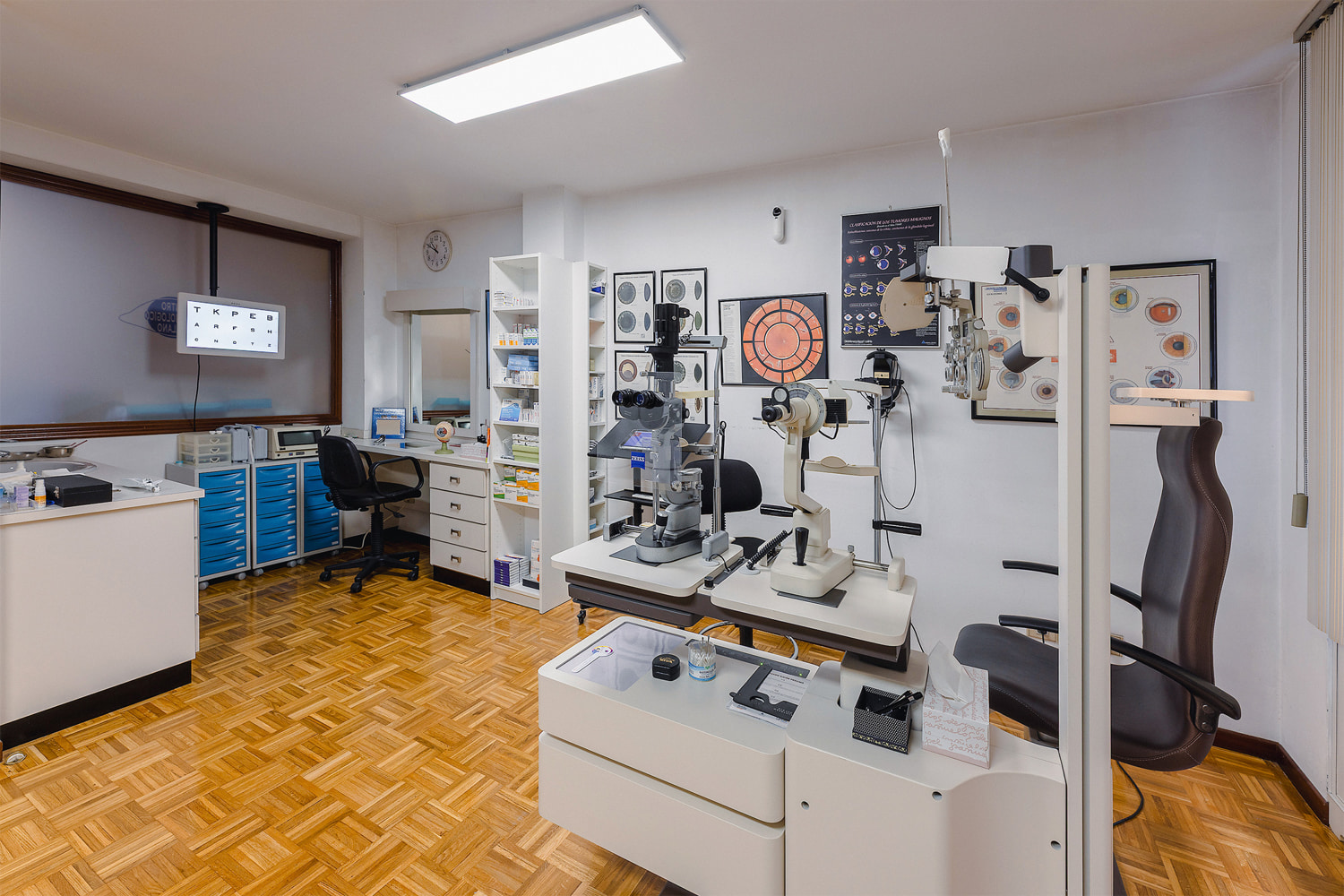 Diagnostic room at Centro Oftalmológico del Llano
