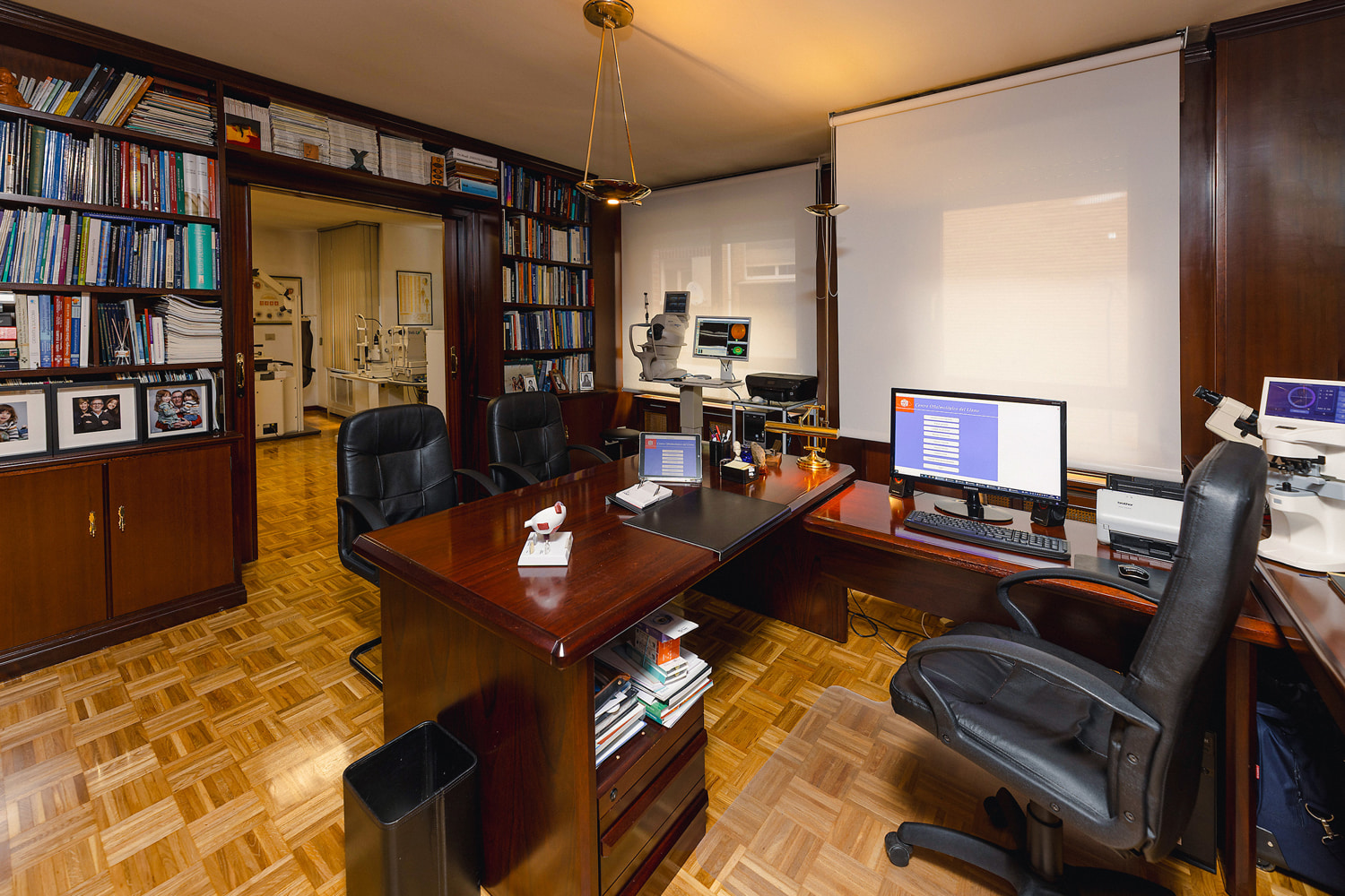Ophthalmology consulting room in Gijón