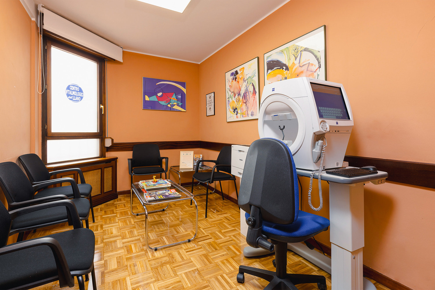 Ophthalmology equipment at Centro Oftalmológico del Llano