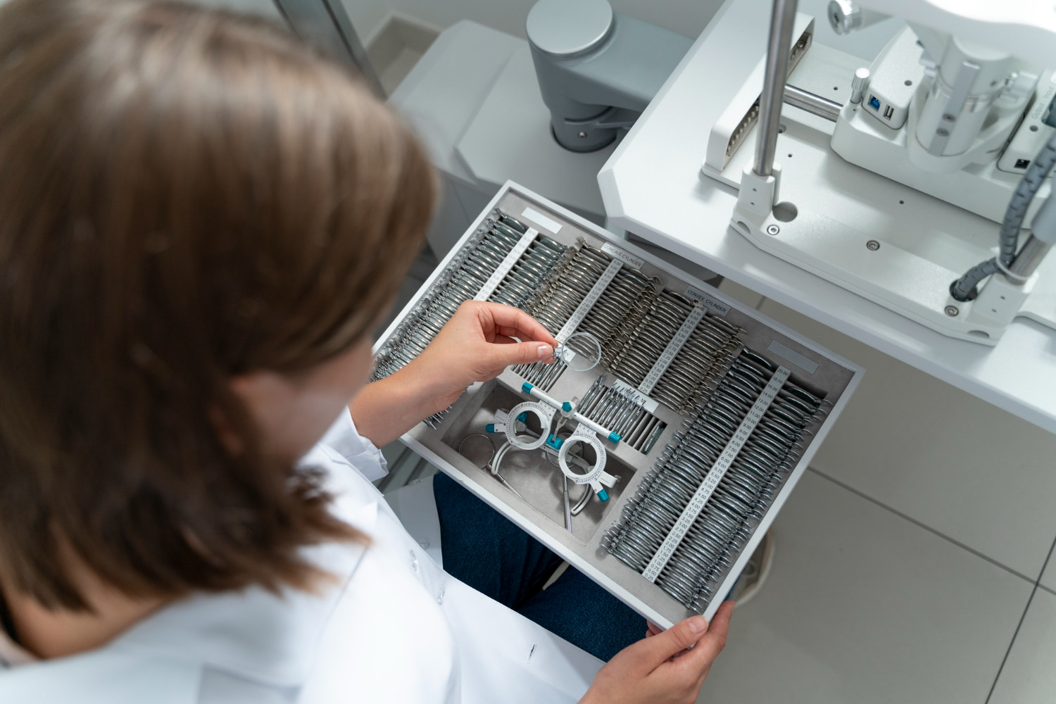 Eye refraction test at Centro Oftalmológico del Llano